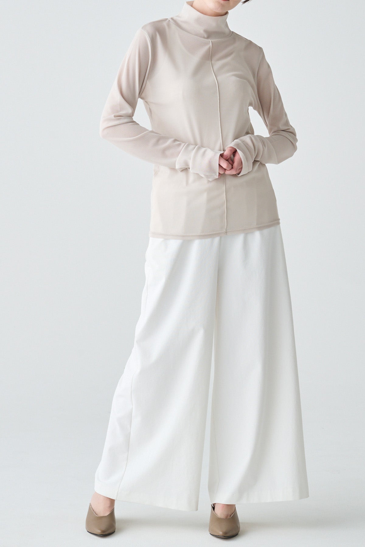 ハイネックメッシュプルオーバー