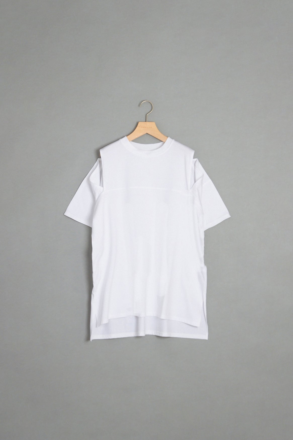 2025 LISALISA 異素材 カットソー 半袖 白 芦屋 TOPS-トップス| LiSALiSA(リサリサ)の公式通販サイト – LiSA