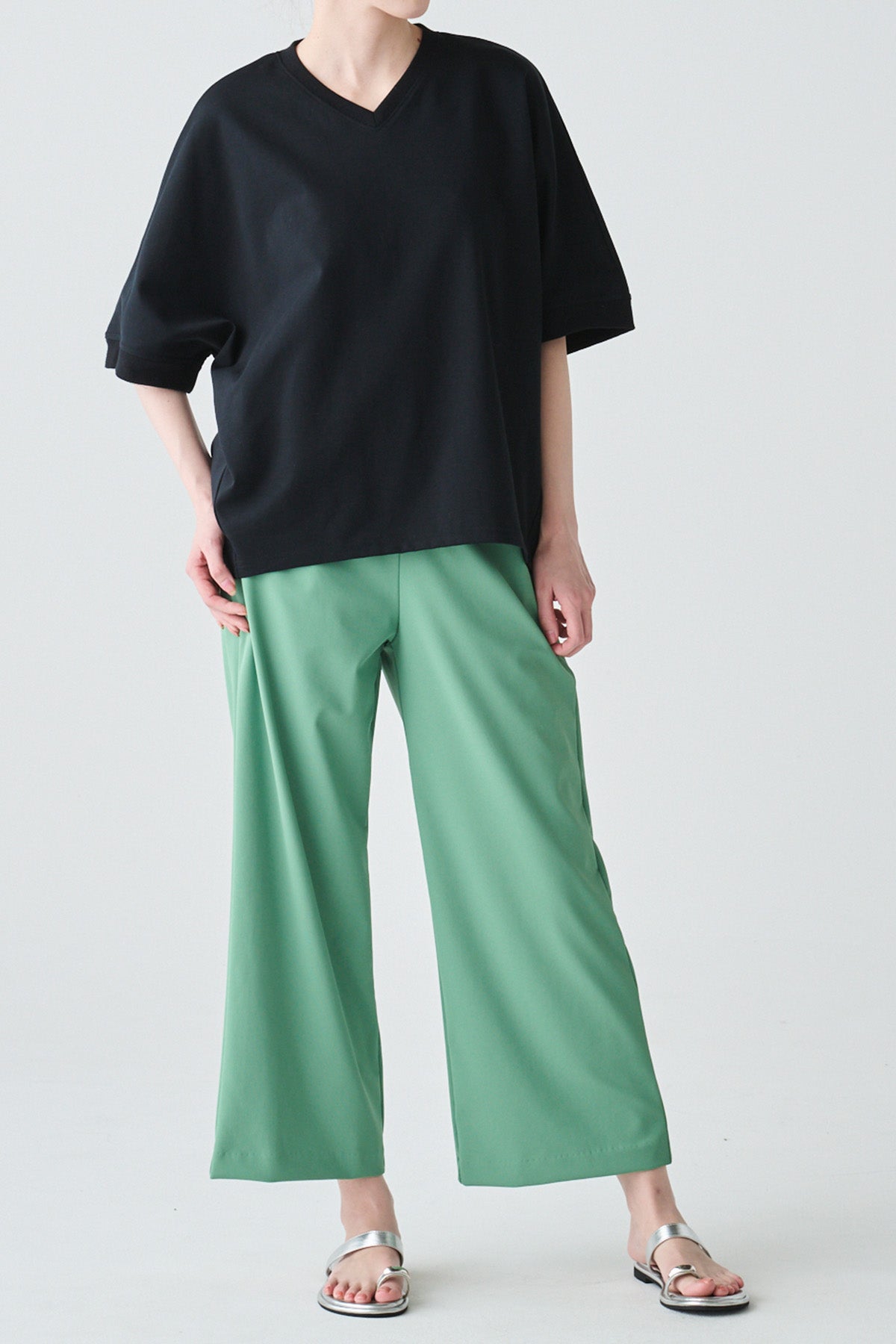 エステルストレッチセミワイドパンツ