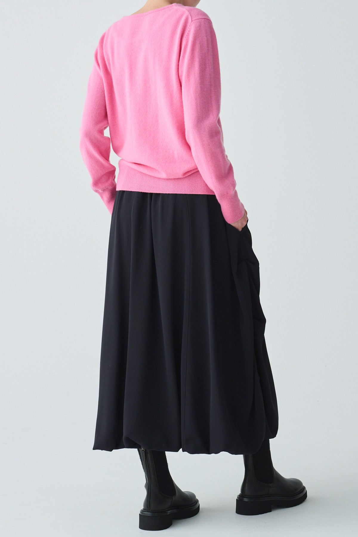 ソフトVネックカシミヤニット