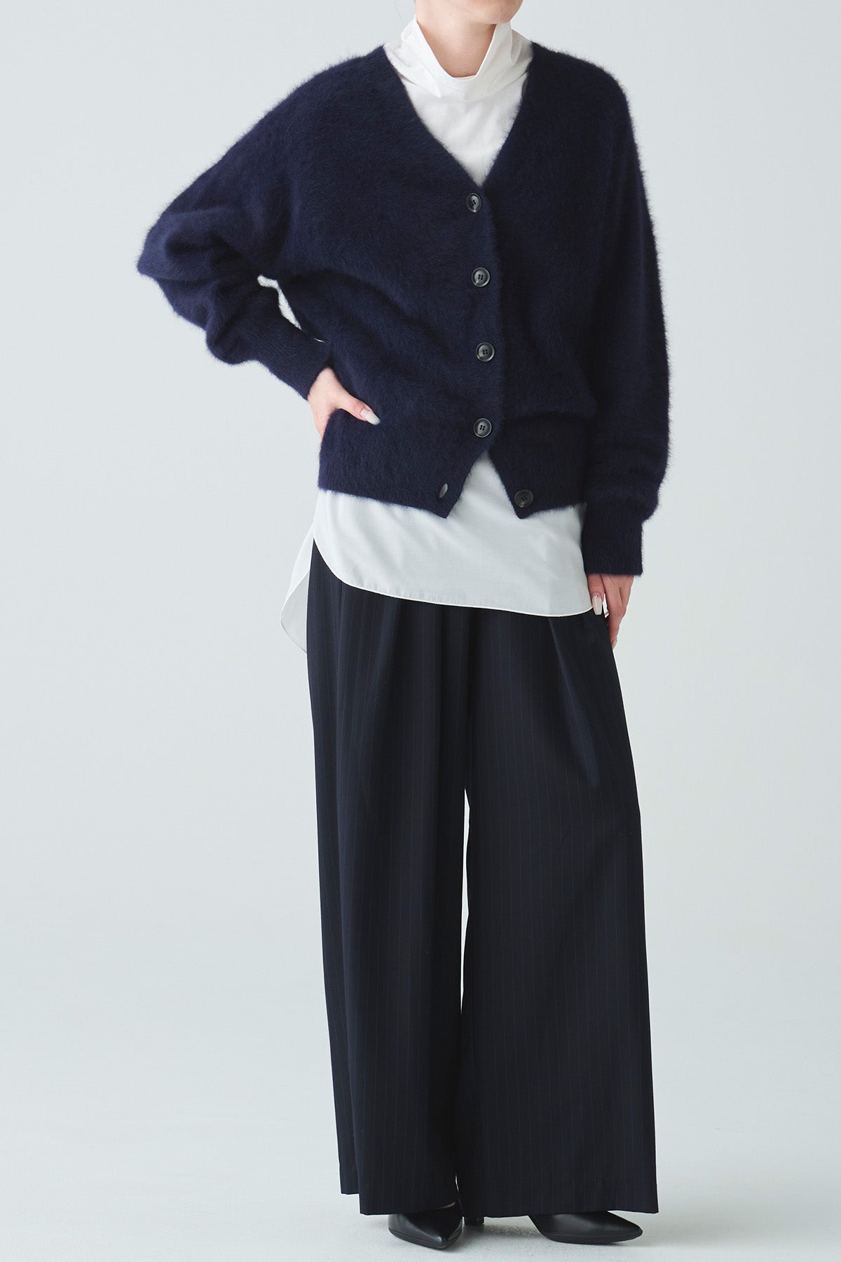 ピンストライプタックワイドパンツ