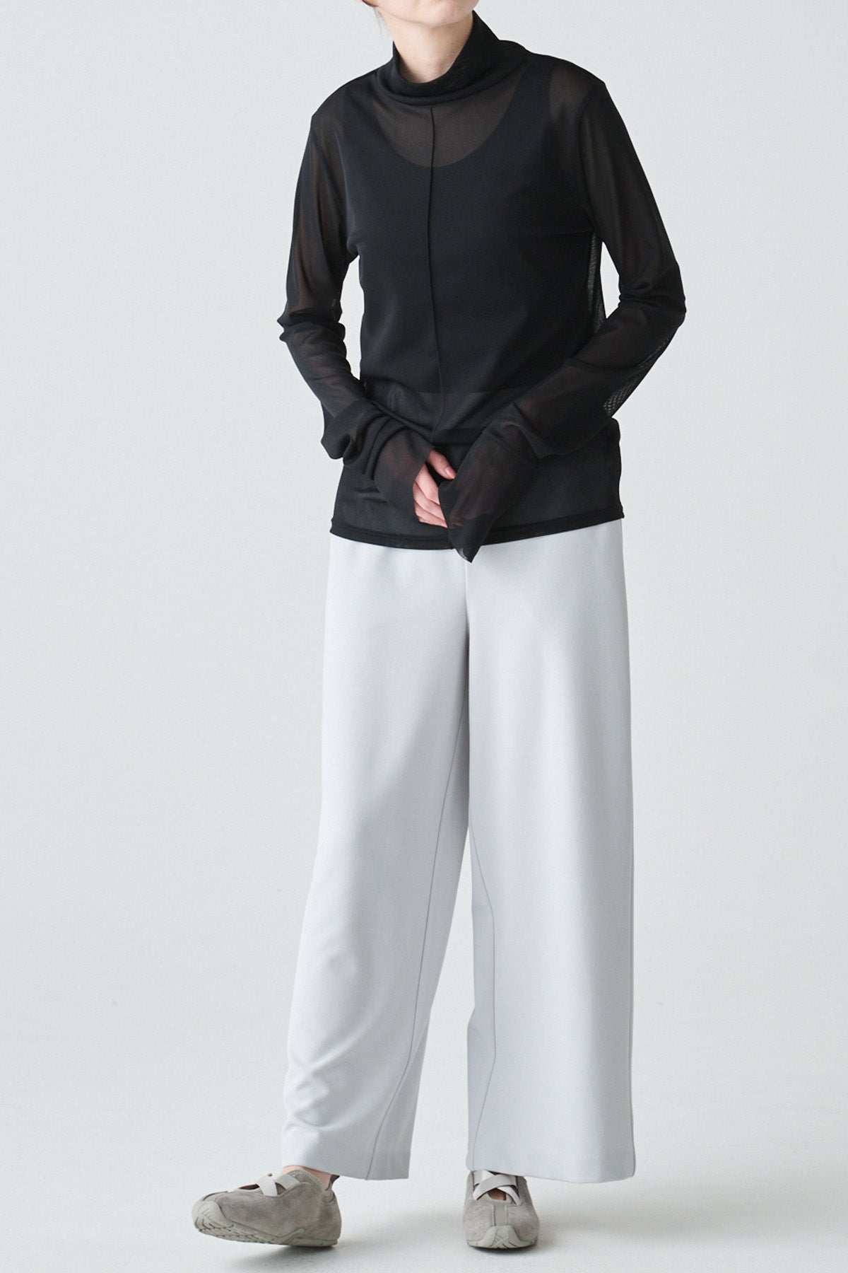 ハイネックメッシュプルオーバー