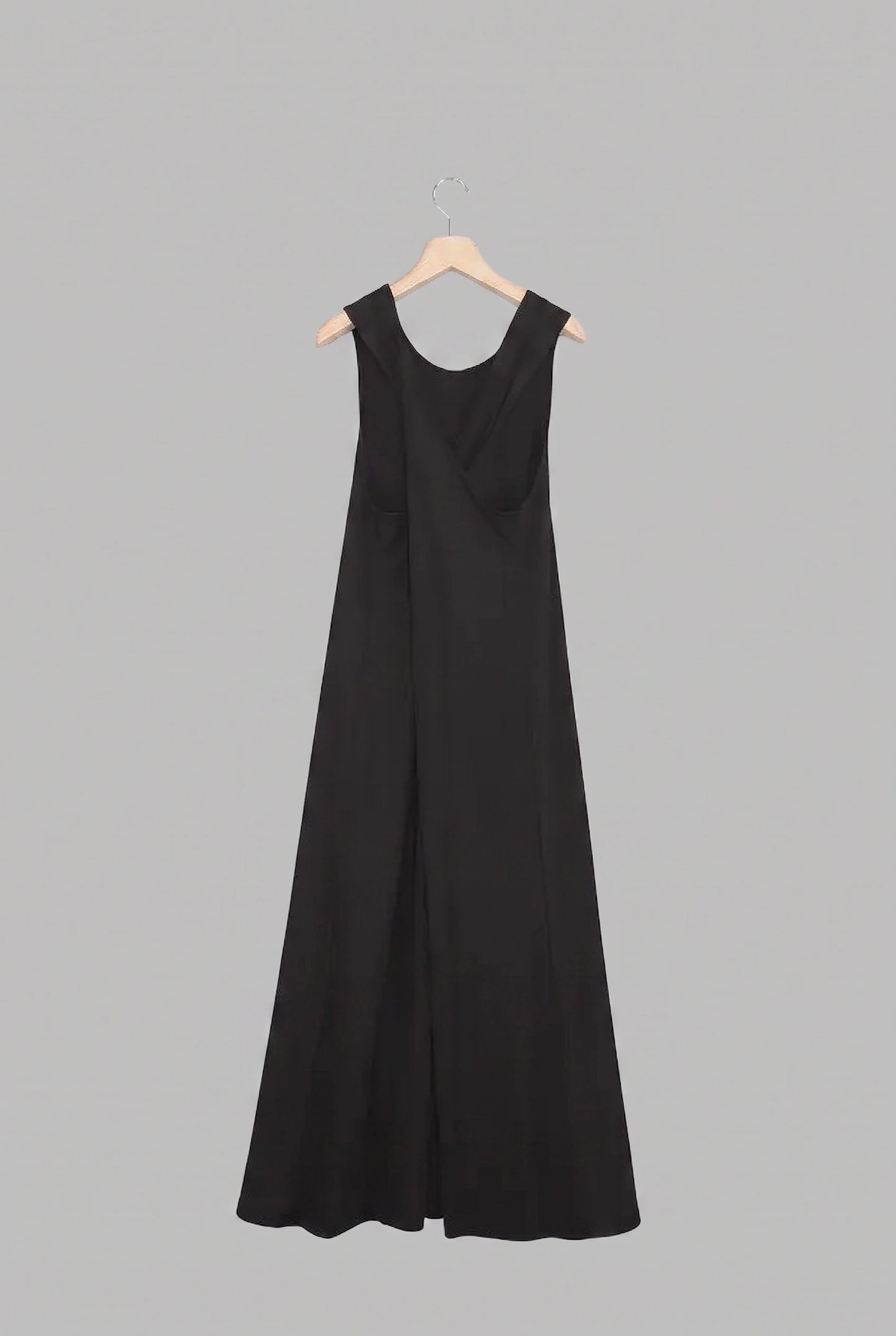 ishi バッククロススリーブレスワンピース