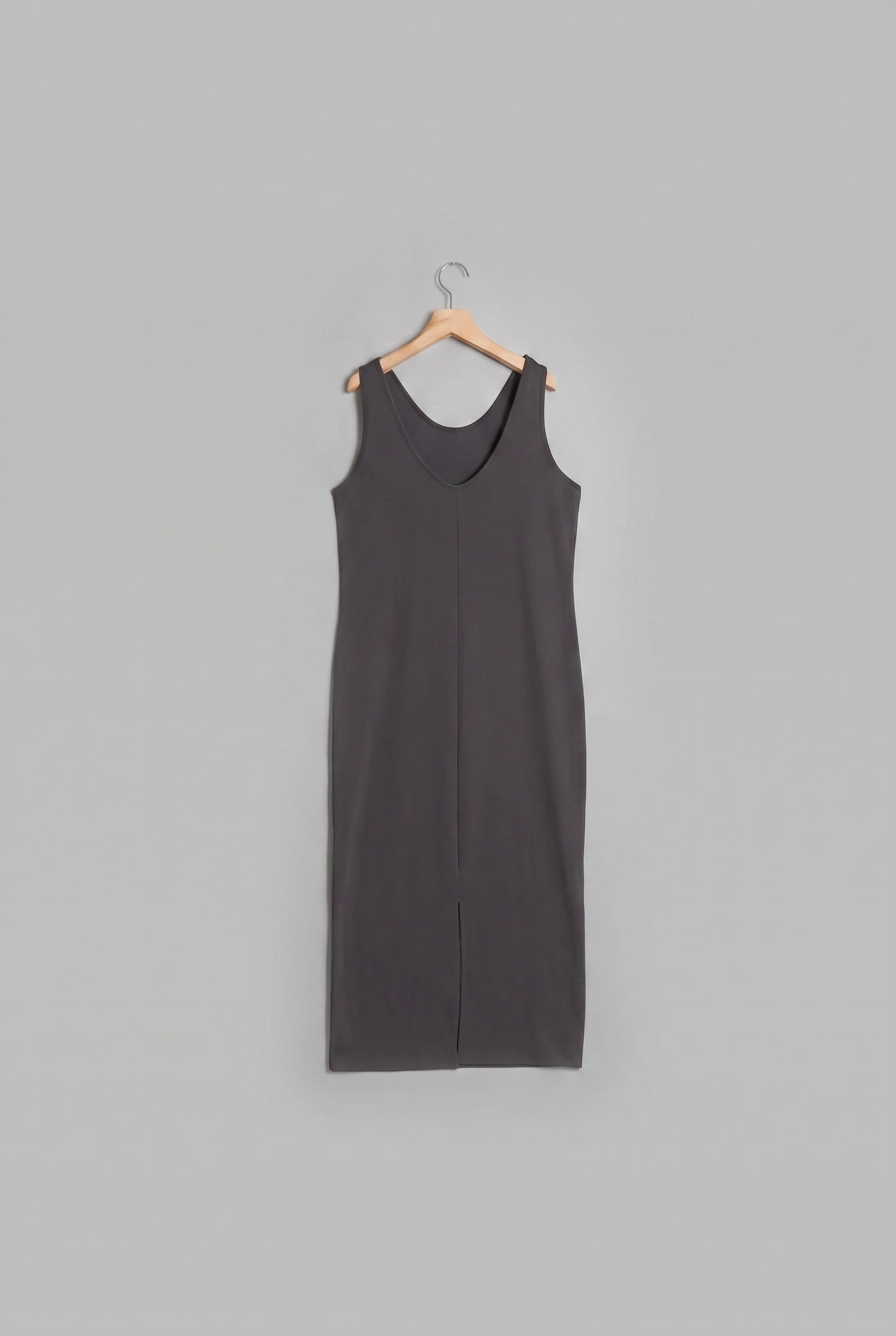 ishi Uバックネックスリーブレスワンピース