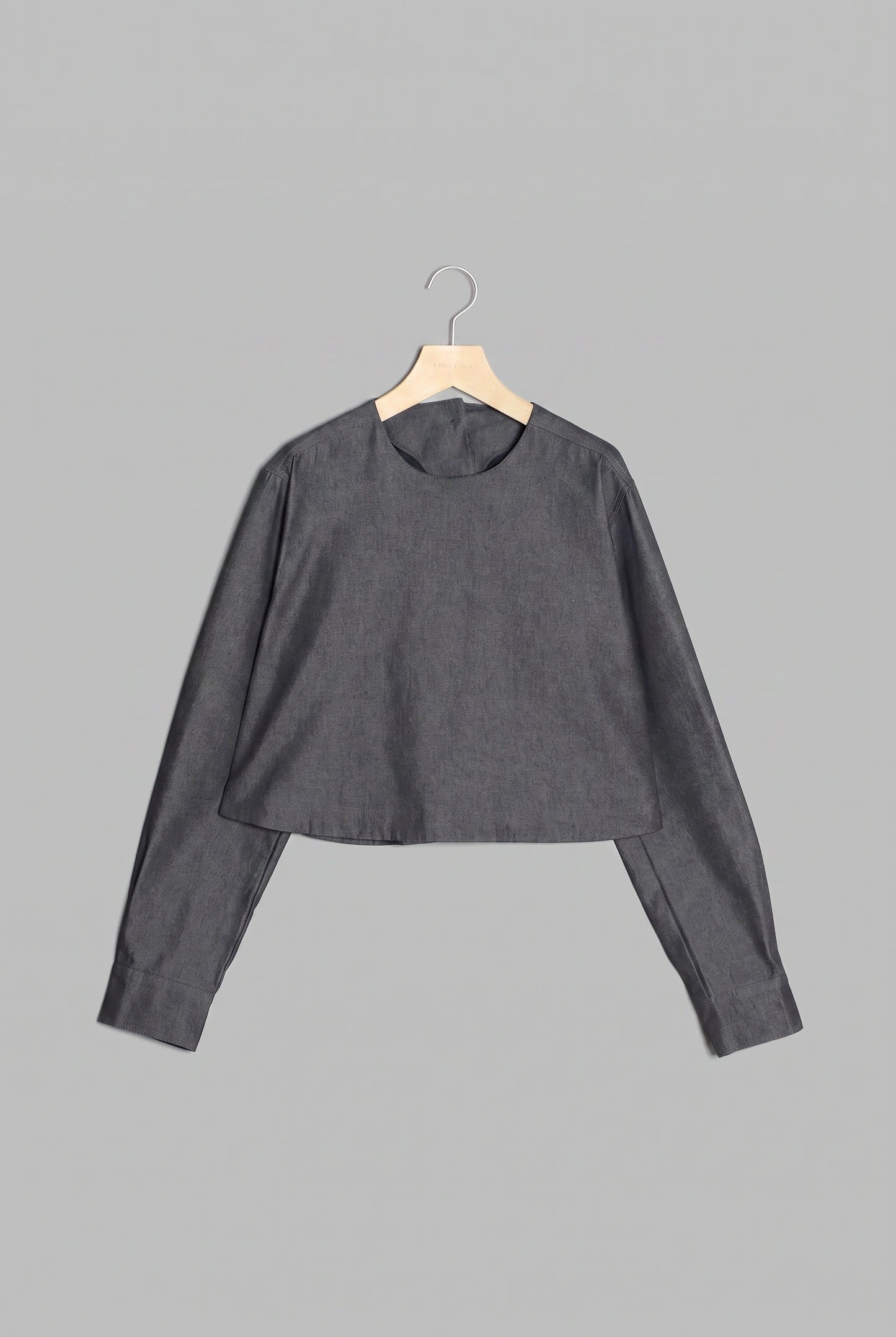 ishi デニムライクバックスリットプルオーバー