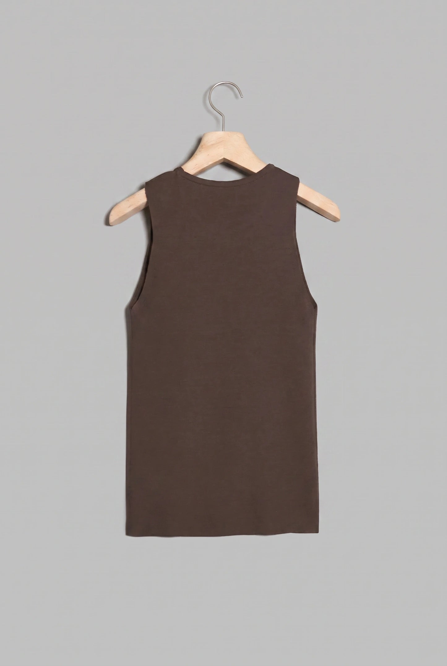 ishi クルーネックスリーブレスニット