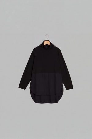 ブラック