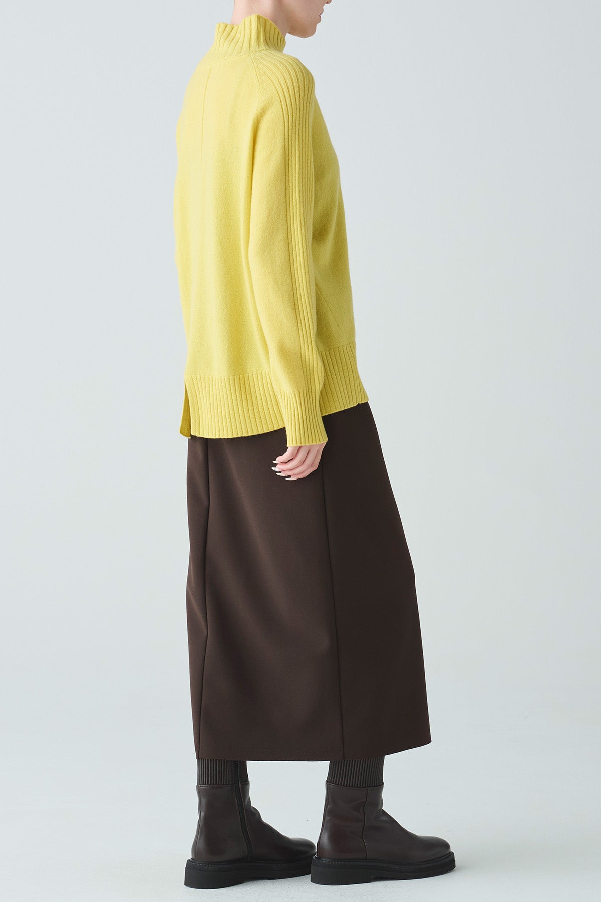 カシミヤハイネックバックスリットニット