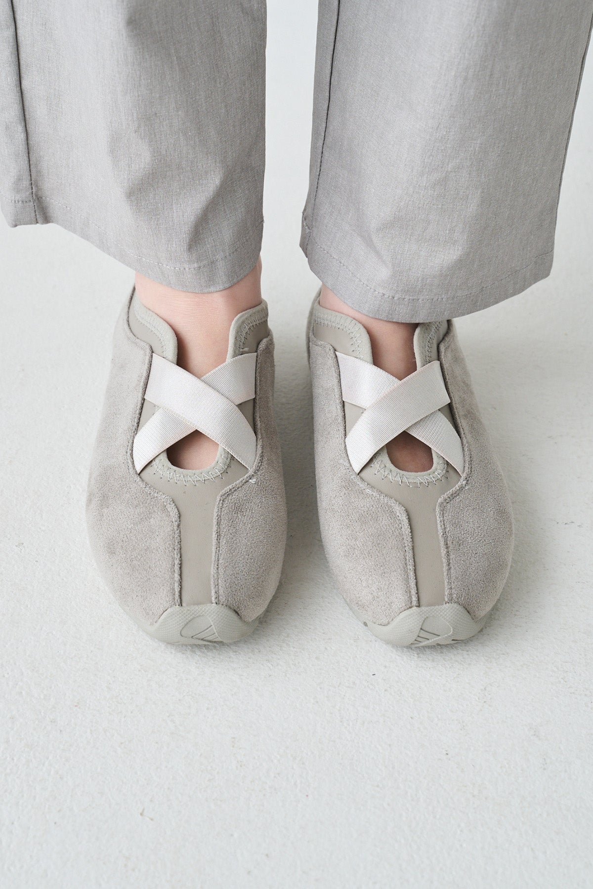 バレエスニーカー