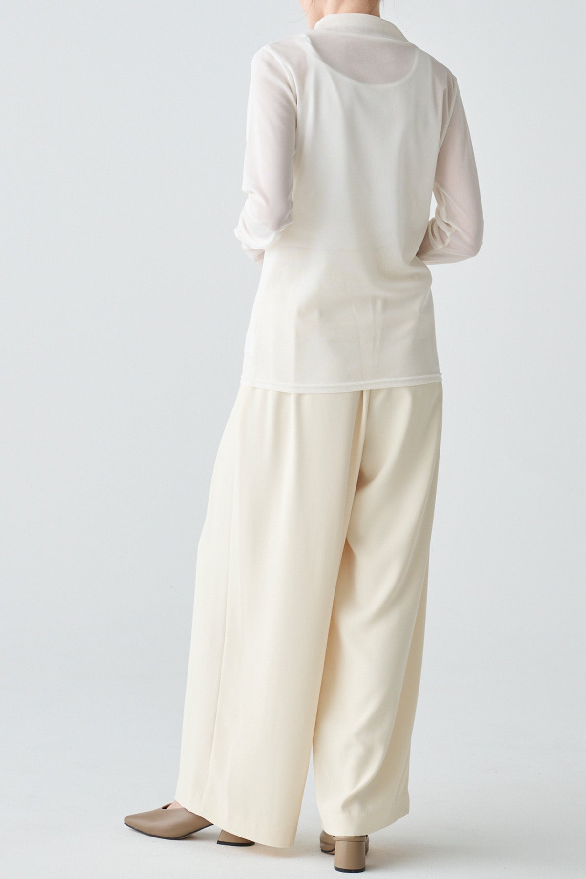 ハイネックメッシュプルオーバー