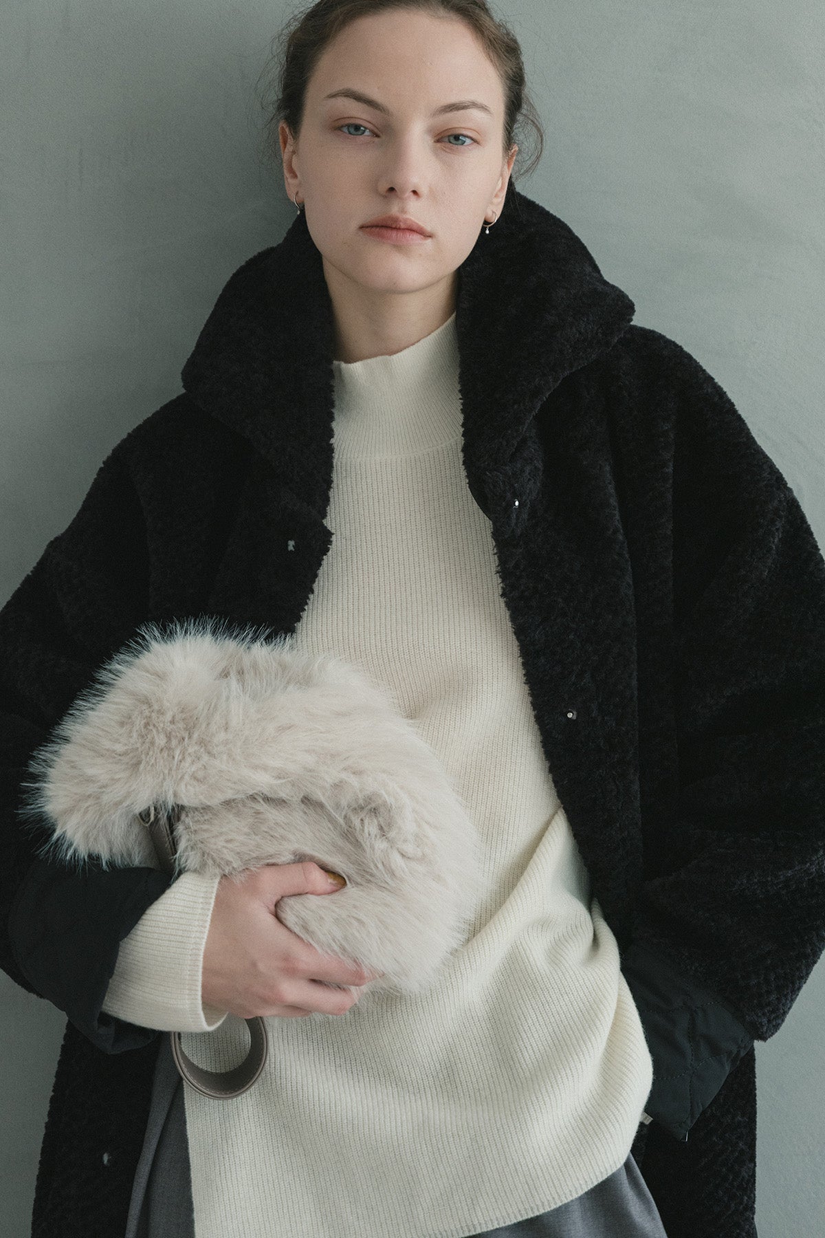 Teresa Cambi 3WAYフェイクファーバッグ（ショルダー付）