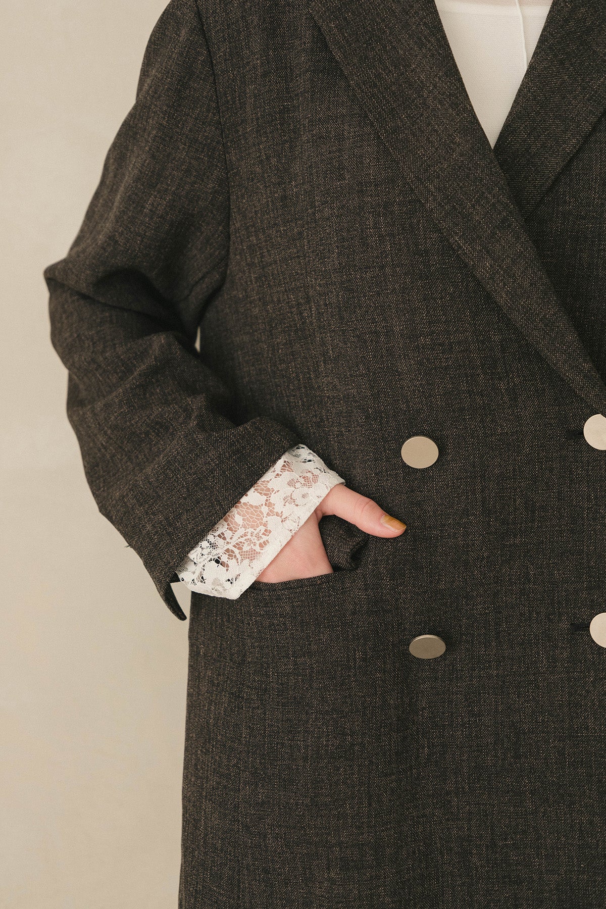 ピークドラペルダブルジャケット