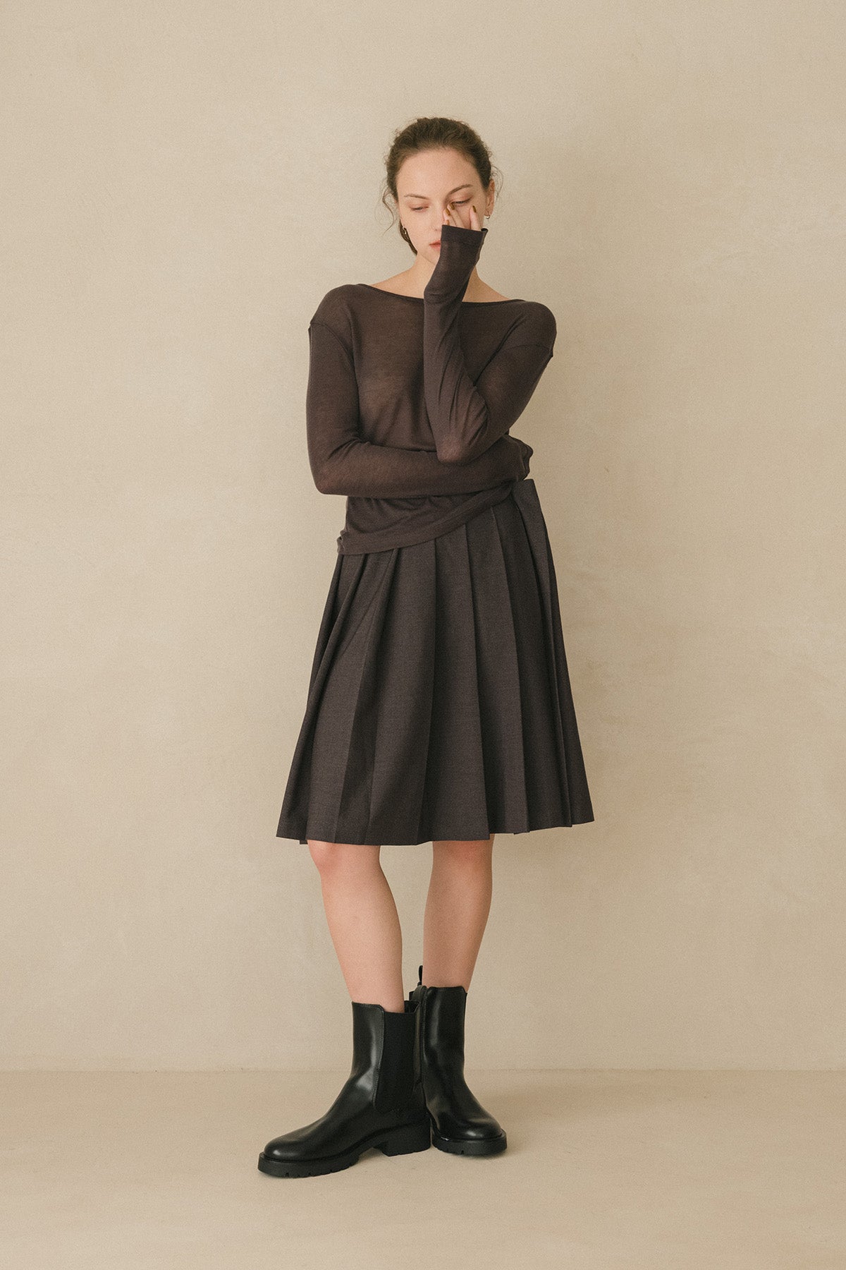 ishi ピークドアクセントプリーツスカート