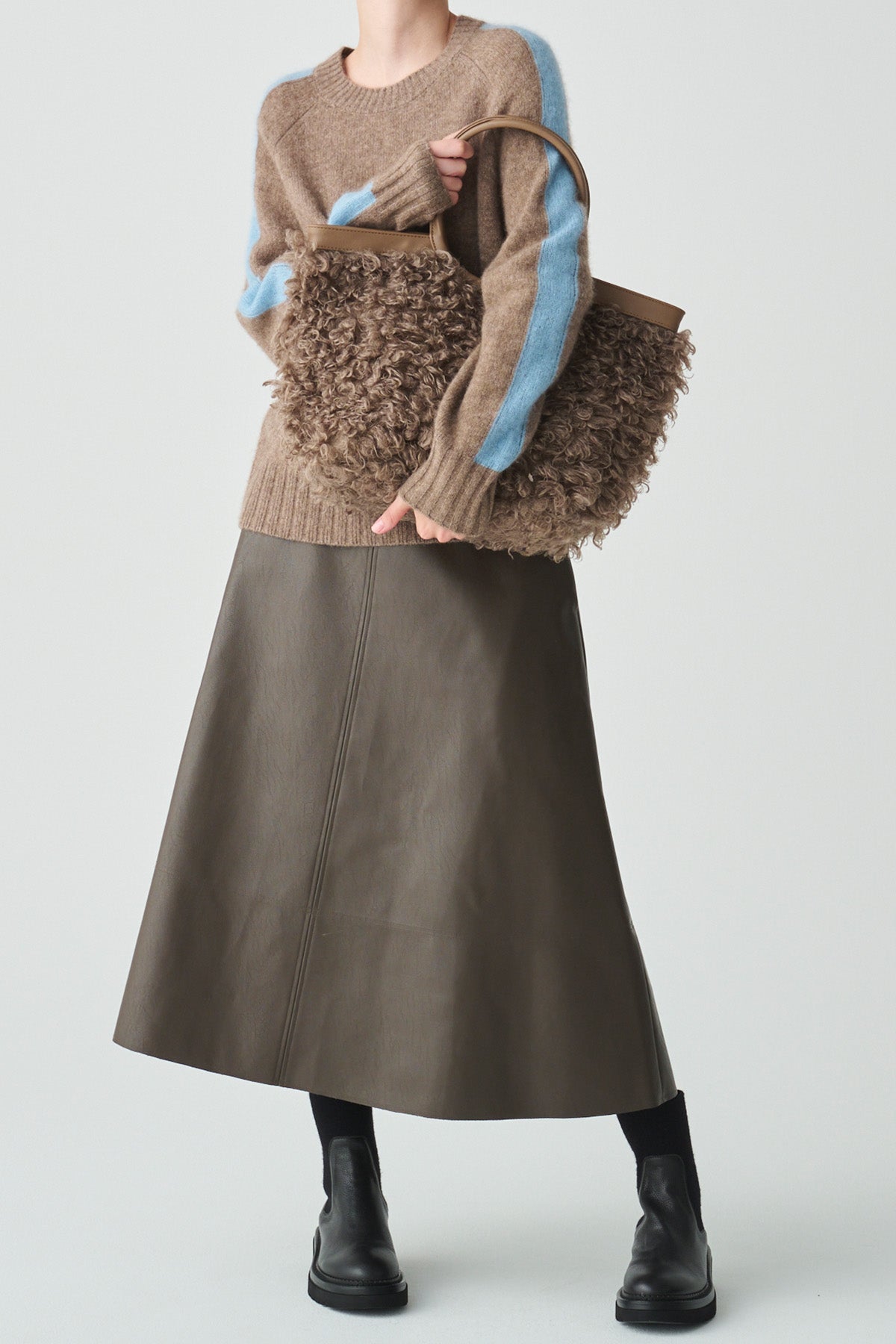 スリーブラインアクセントヤクニット