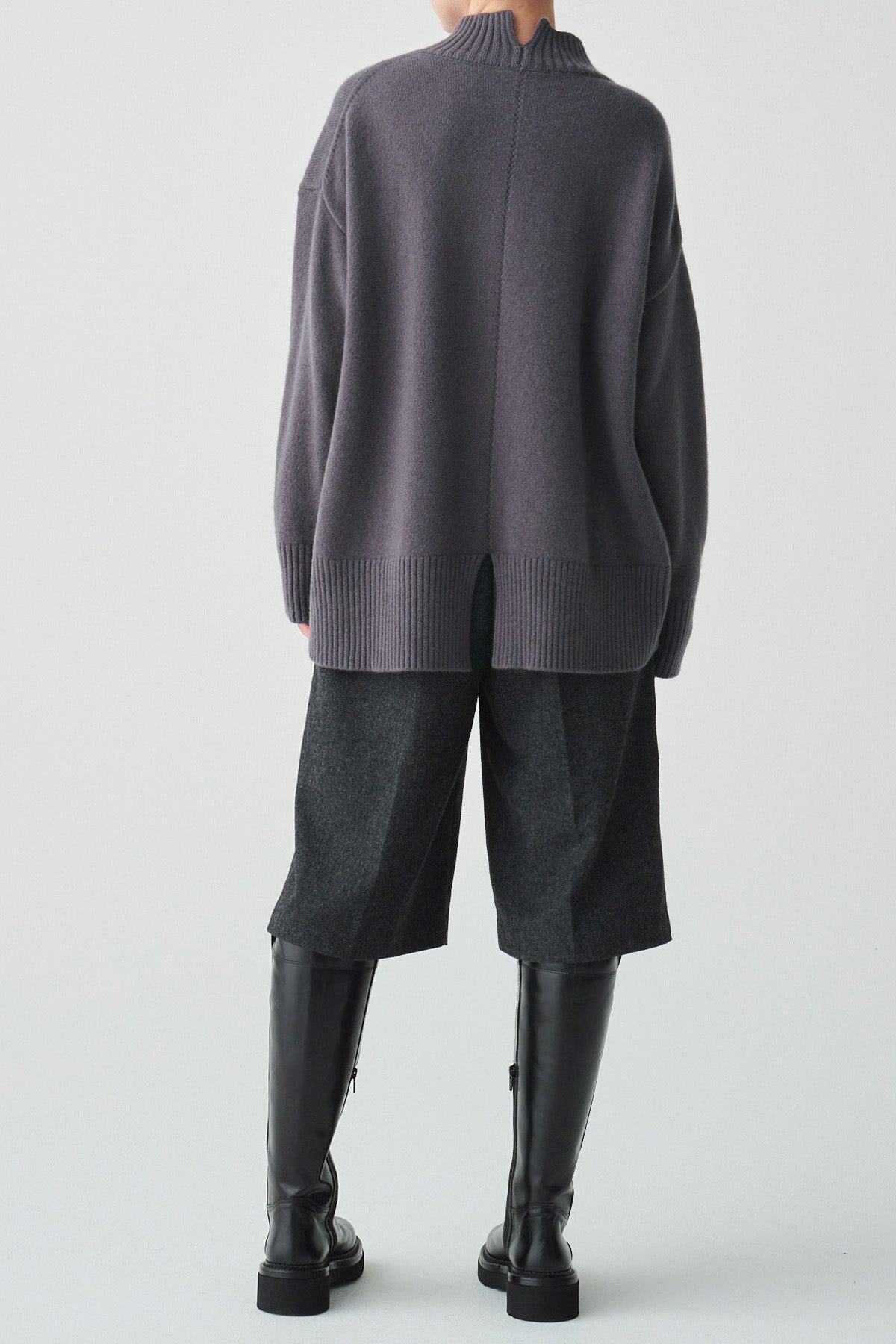 ハイネックスリットカラーウールニット