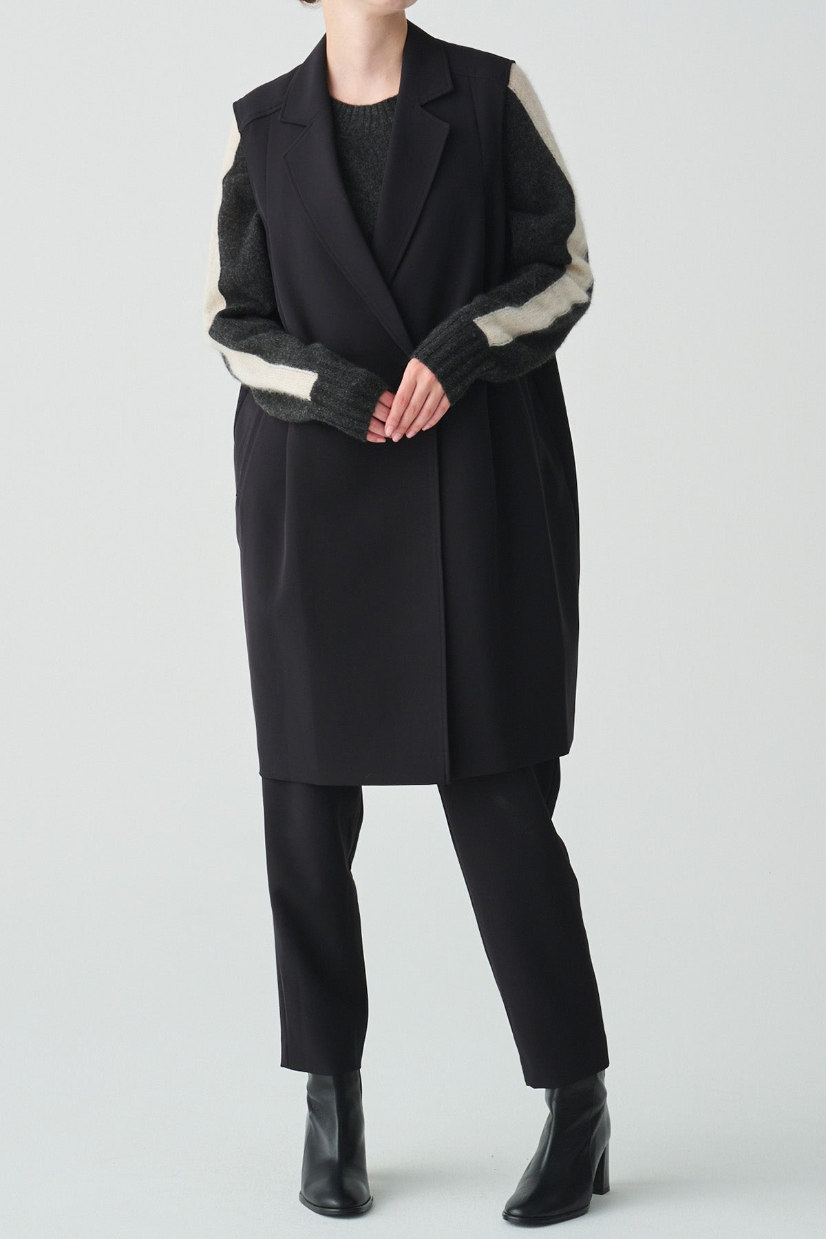 スリーブラインアクセントヤクニット