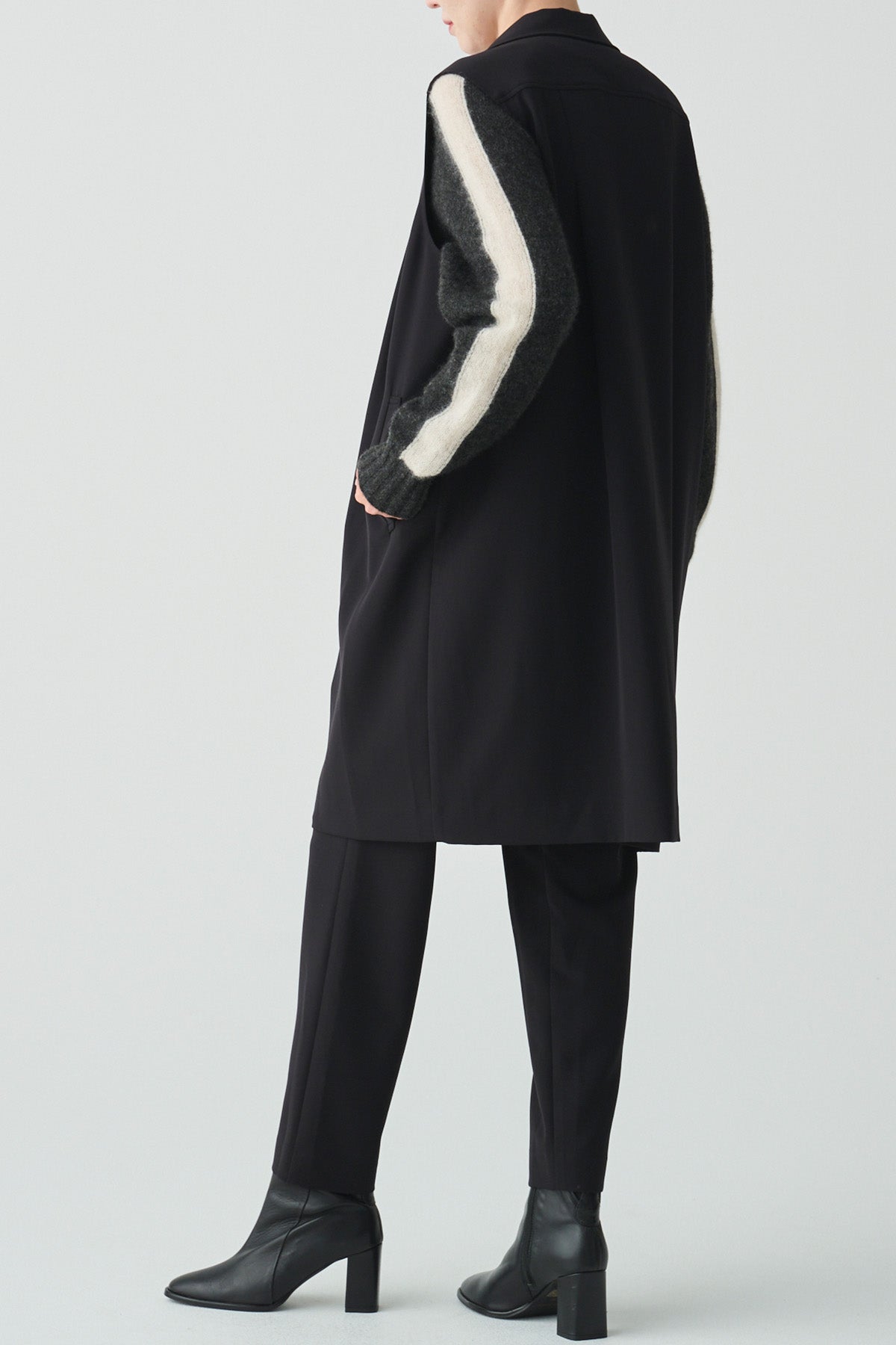 スリーブラインアクセントヤクニット