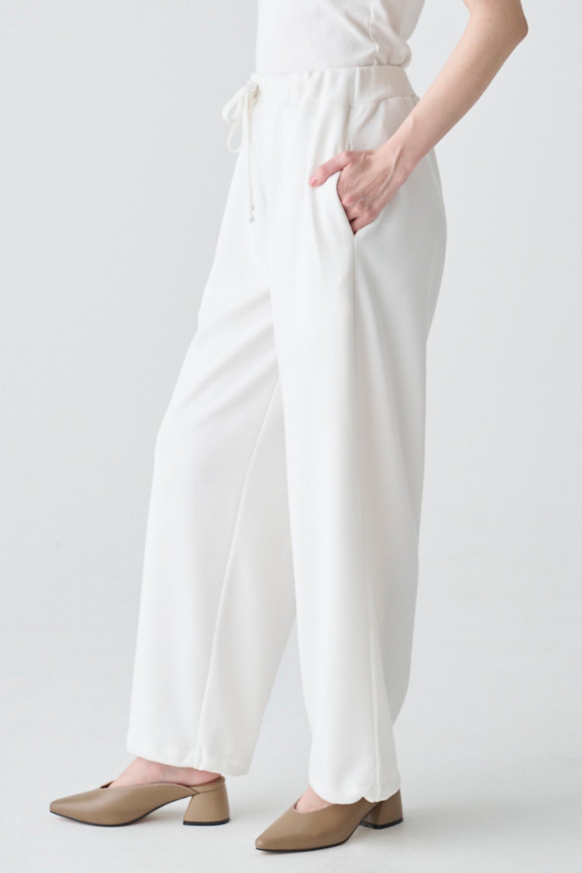 ダブルドロストセミワイドパンツ