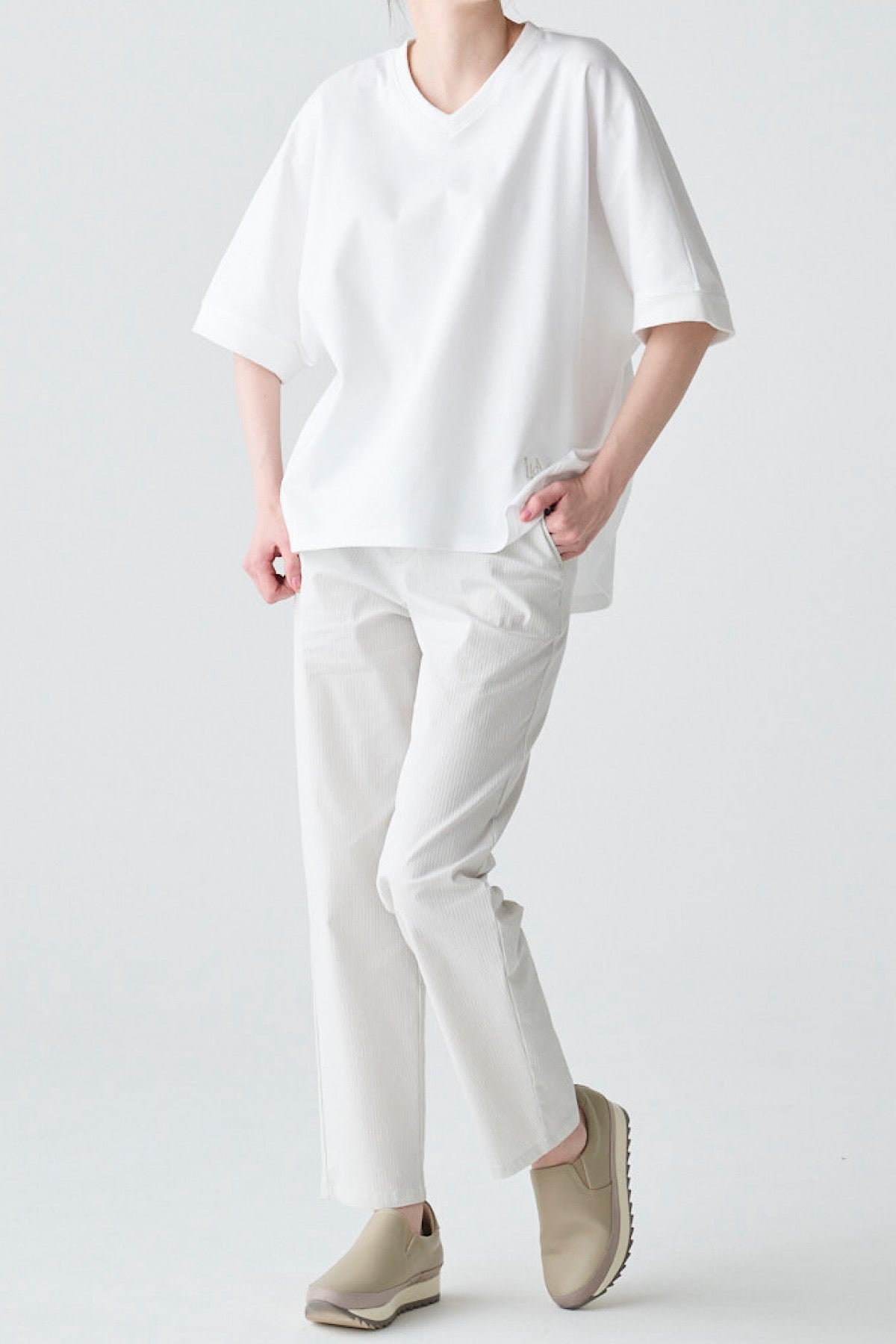 Vネックロゴ入りドルマンスリーブカットソー（2枚セット）