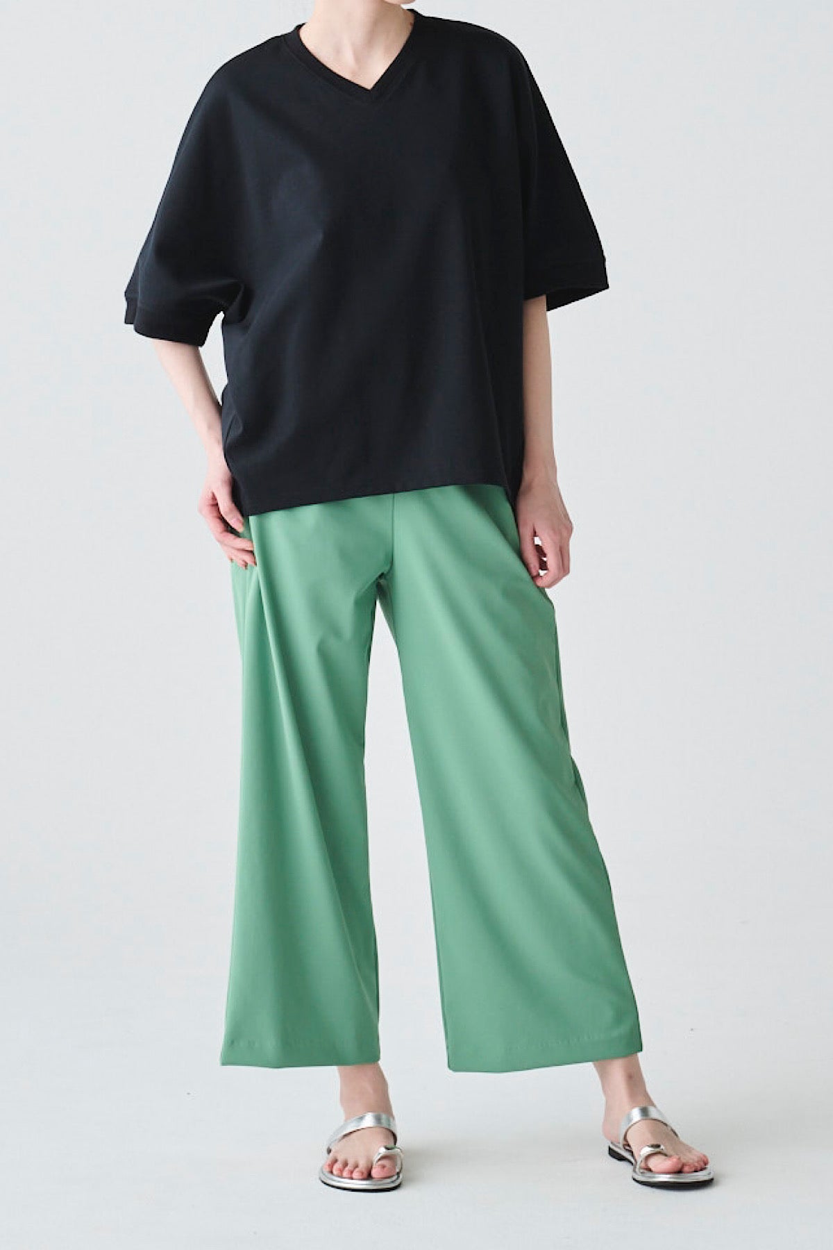 Vネックロゴ入りドルマンスリーブカットソー（2枚セット）