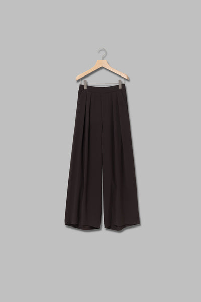 タック入りワイドパンツ