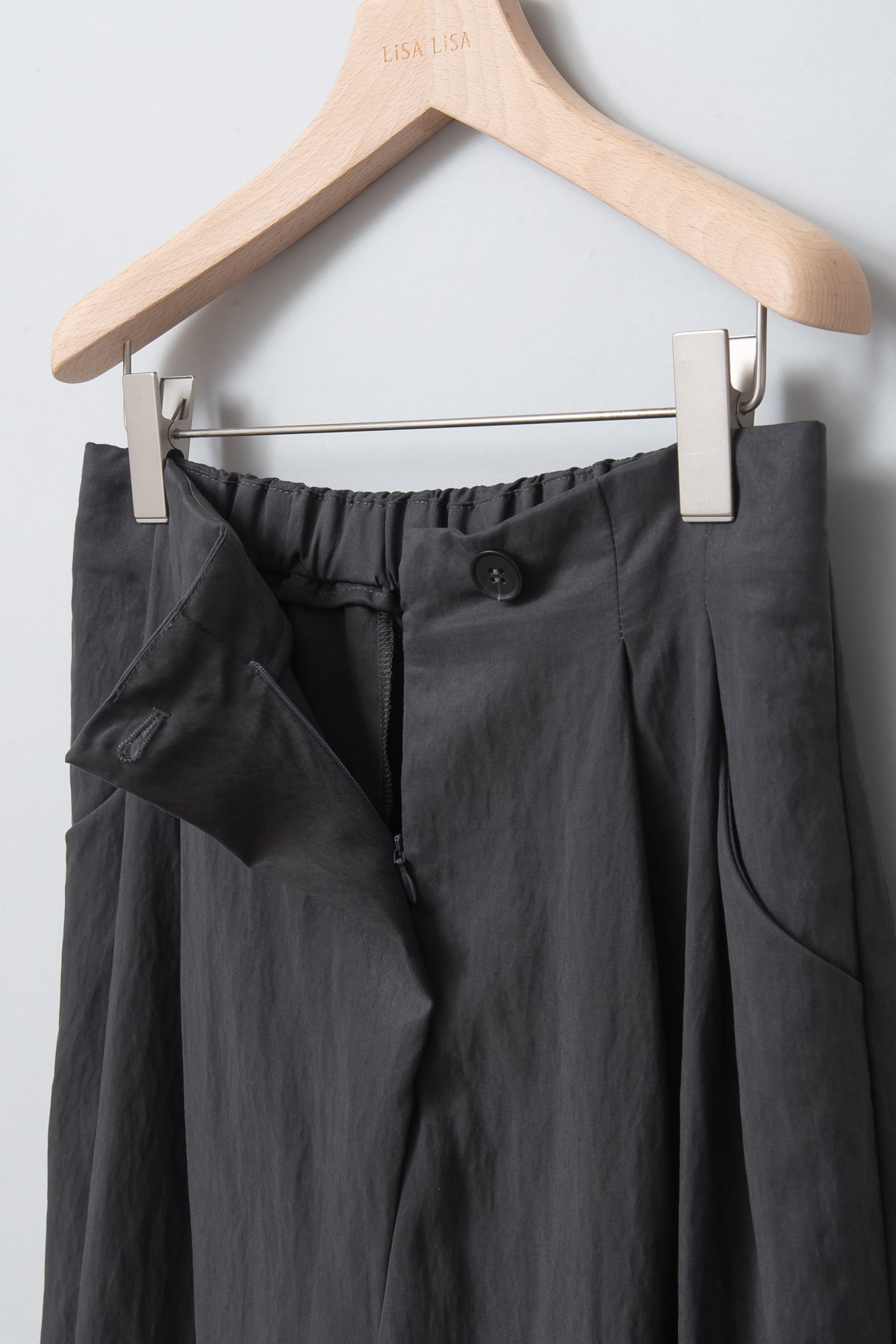 アシンメトリータックパンツ