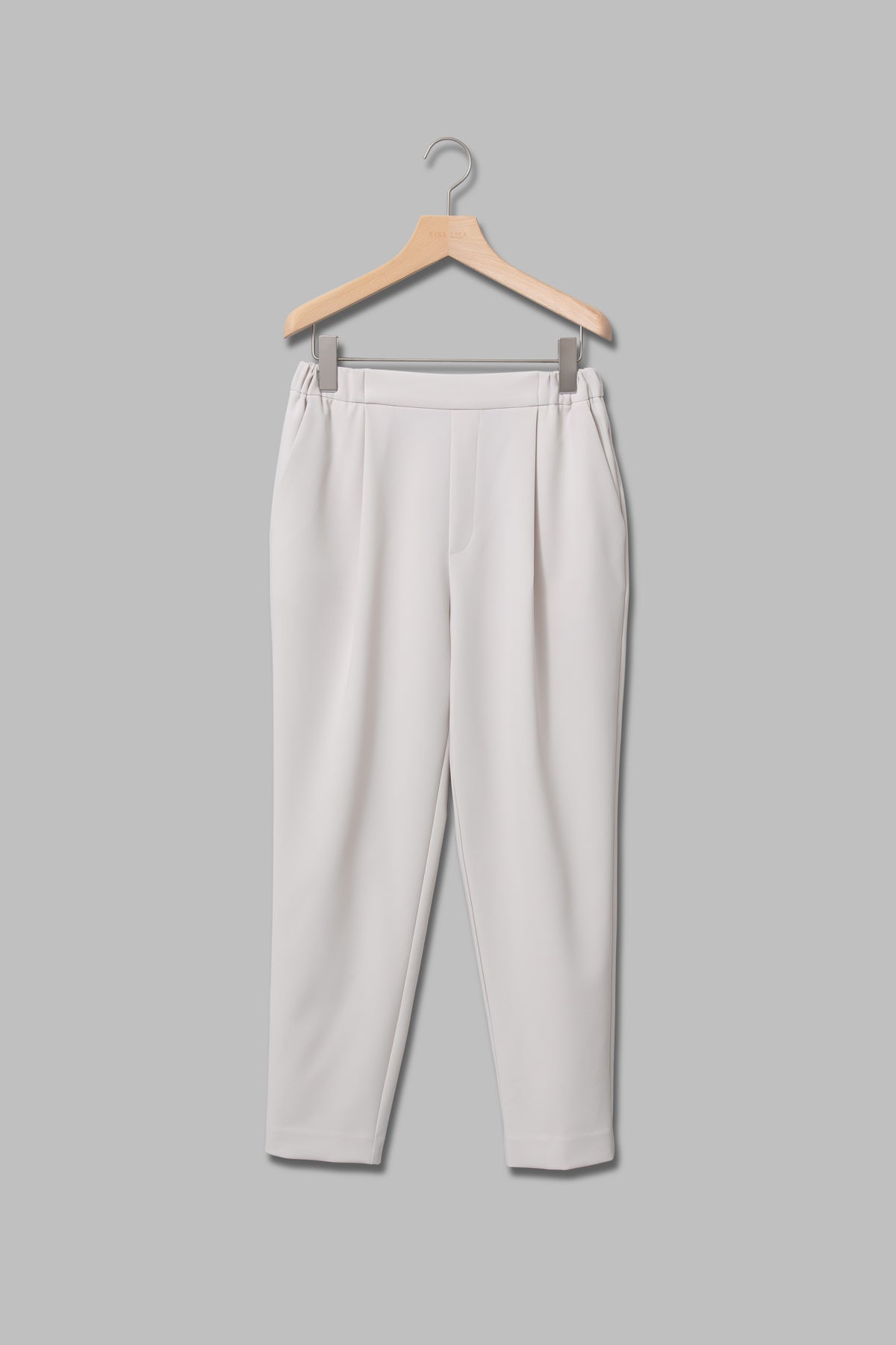 ストレッチタックテーパードパンツ