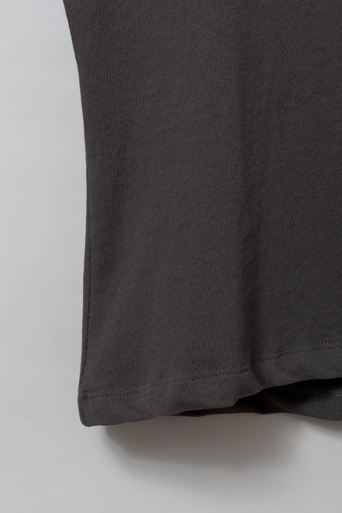 ishi ラウンドネックプレーンプルオーバー