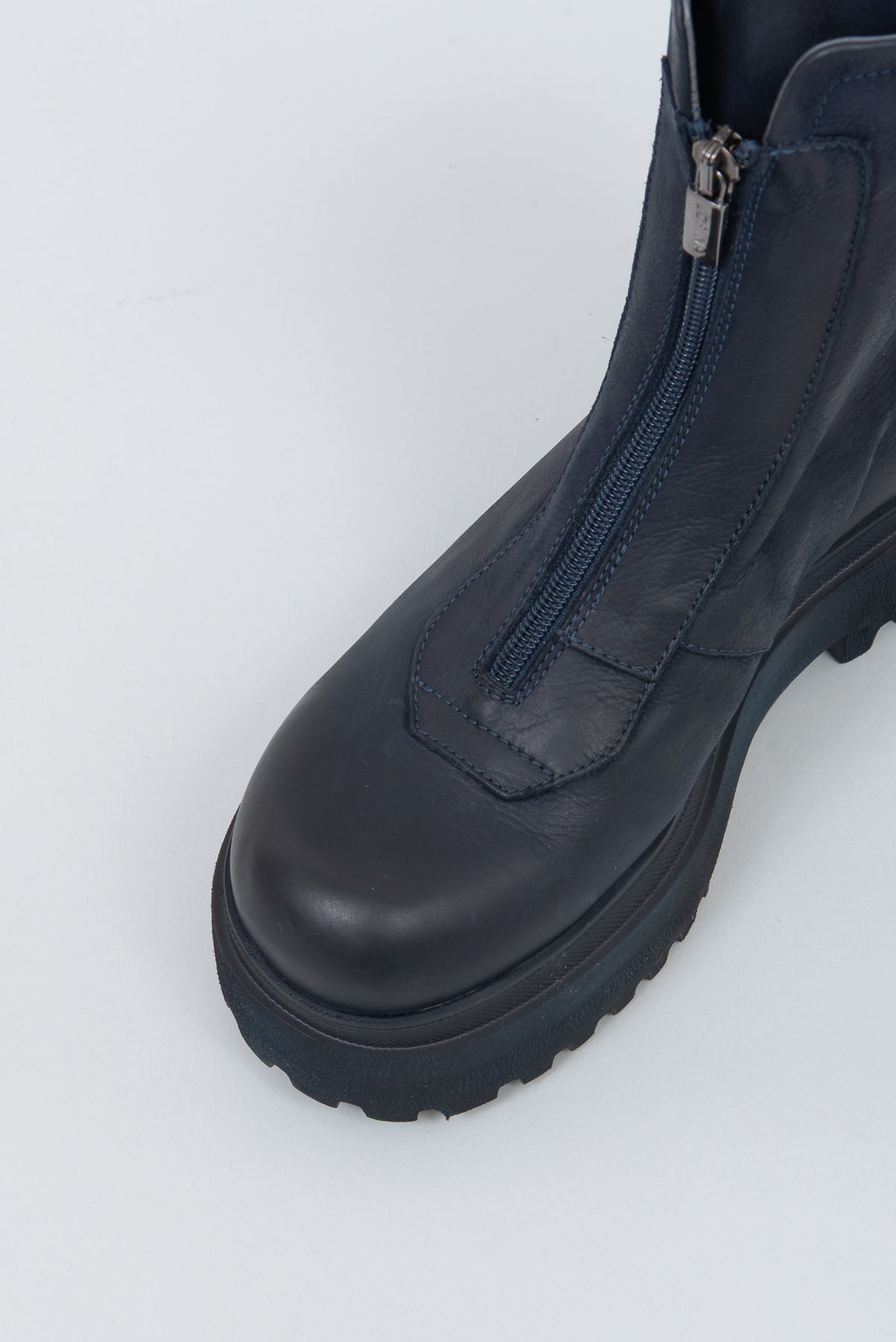 LOFINA フロントジップショートブーツ