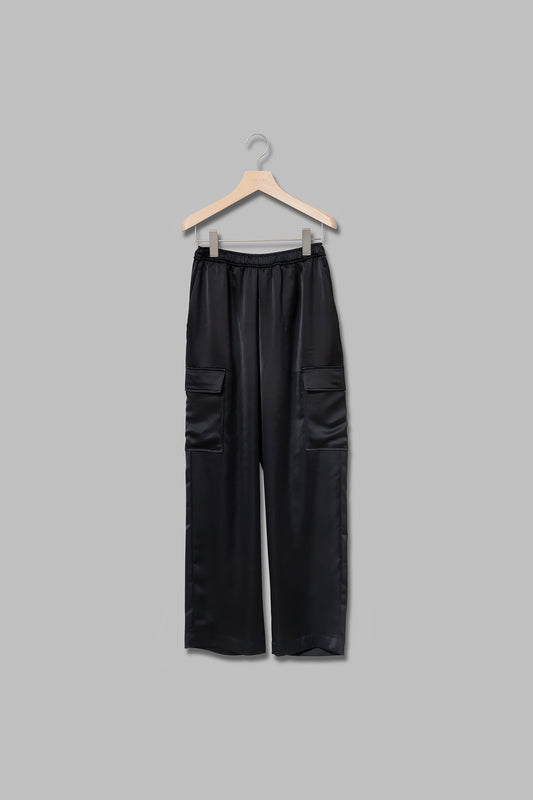 サテンカーゴパンツ