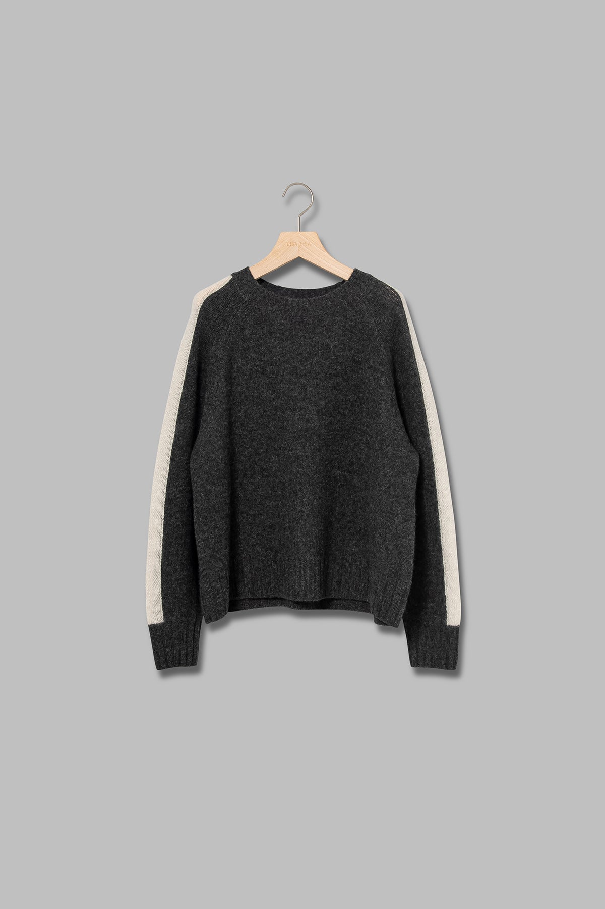 スリーブラインアクセントヤクニット