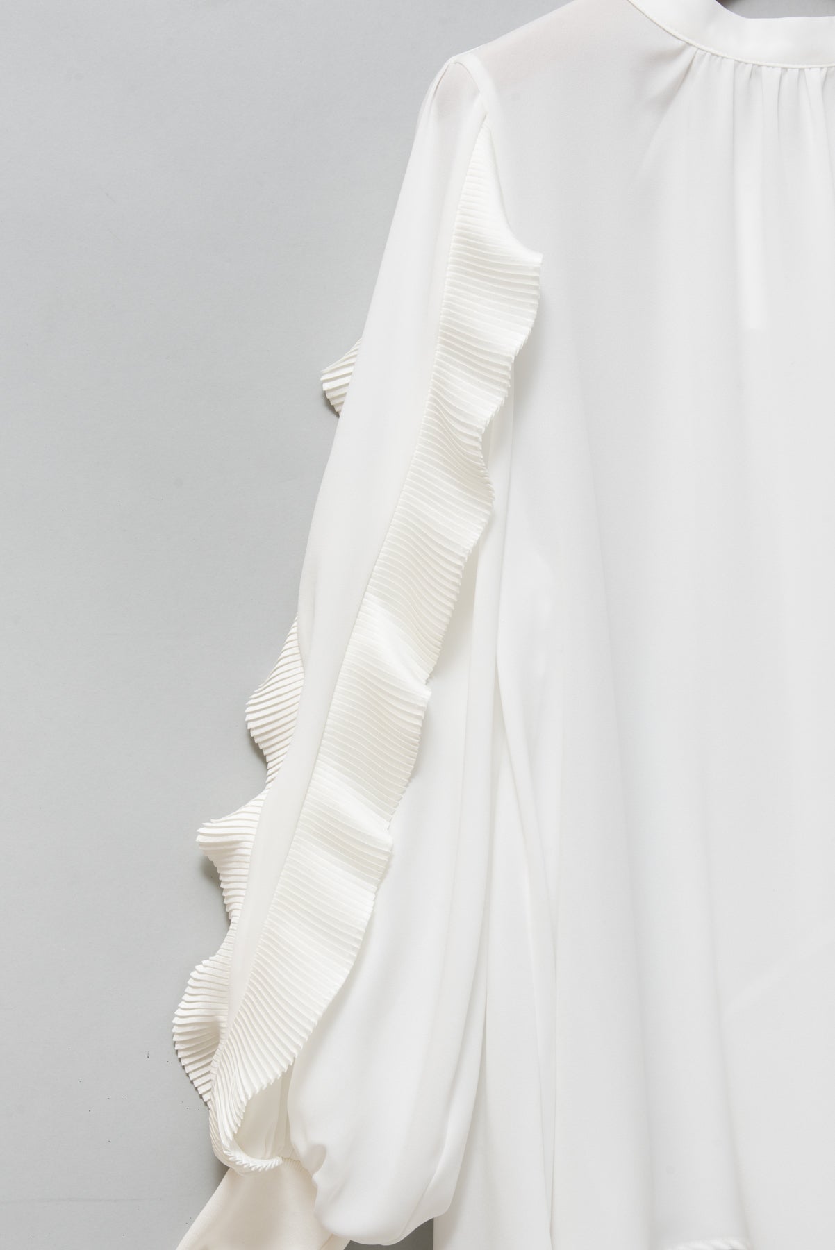 2WAYプリーツデザインスリーブブラウス