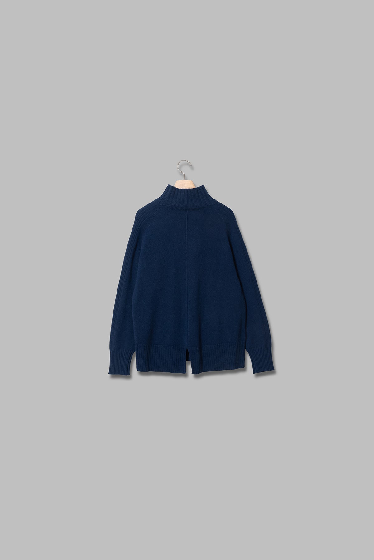 カシミヤハイネックバックスリットニット