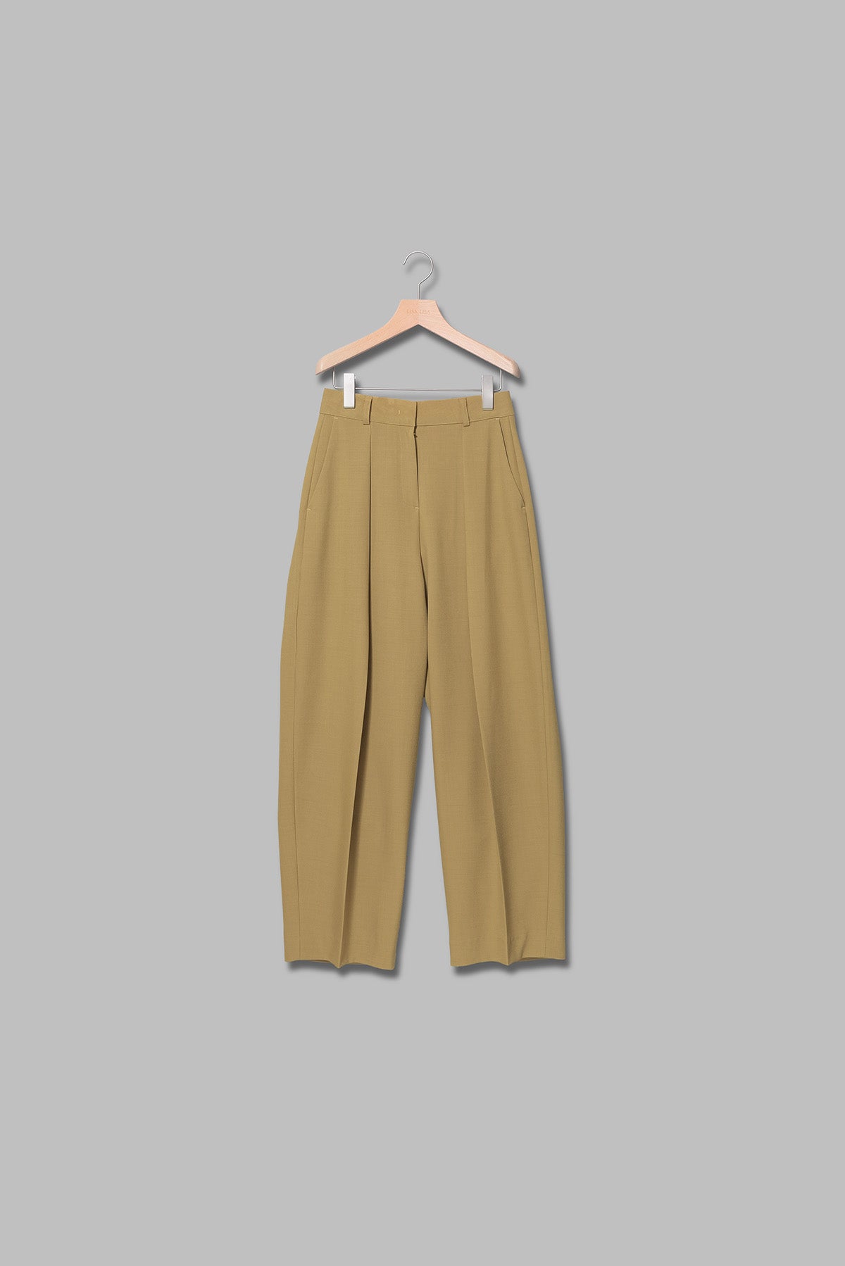 ishi インタックセミワイドパンツ